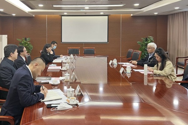 1680576150147038.jpg 新疆维吾尔自治区商务厅副厅长何国庆一行到访苏豪控股集团_副本.jpg