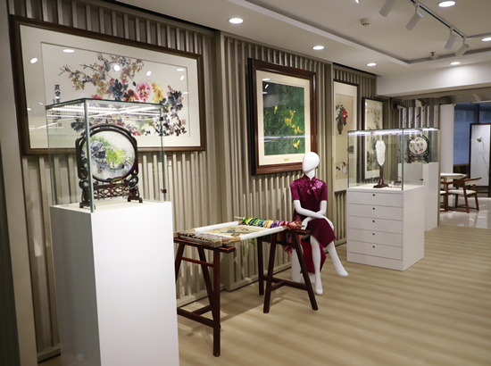 1644911422172594.png 橱窗展示(1)_副本.png